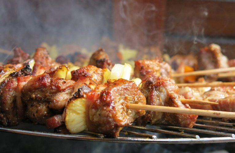 Cursuri de pregătire a grătarului la o universitate din China. După trei ani, cursanții devin specialiști în grătar