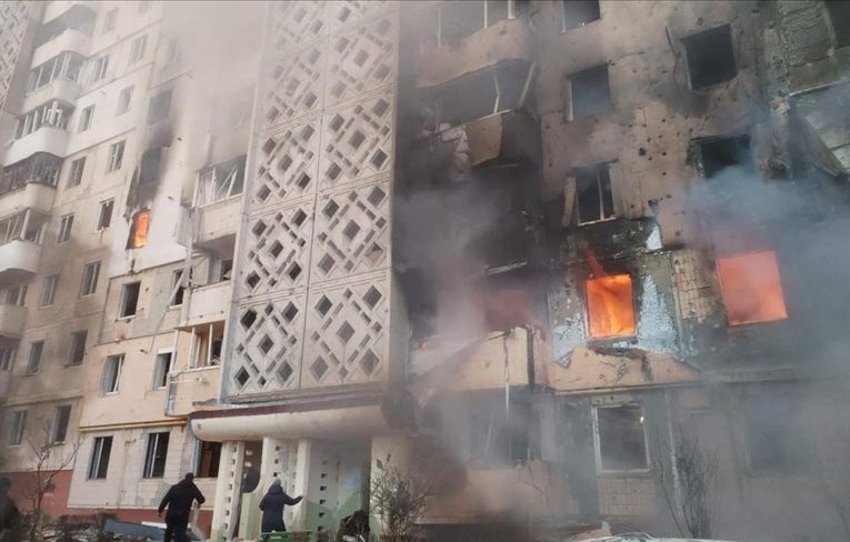 Doi morți și 10 răniți într-un atac aerian rusesc la Harkov