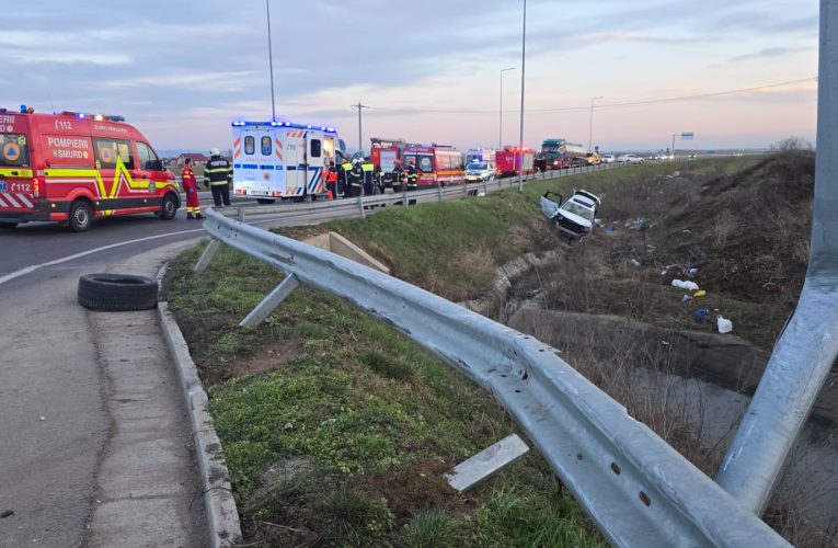 Doi răniți grav, încarcerați, în urma unui accident în apropiere de centura ocolitoare din Satu Mare