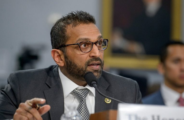 E-mailul șefului FBI a fost spart de iranieni. Mai multe fotografii personale au ajuns pe internet