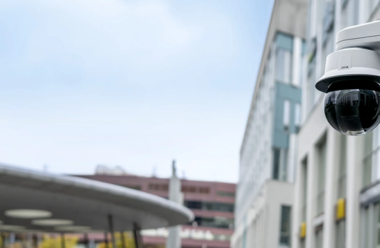 ELKO Romania anunță: Camera PTZ cu AI de la Axis cu o calitate excepțională a imaginii în orice condiții de iluminare