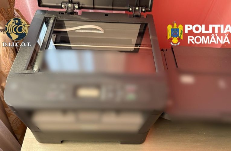 Fabrică de bani falși la Suceava. Trei români, reținuți
