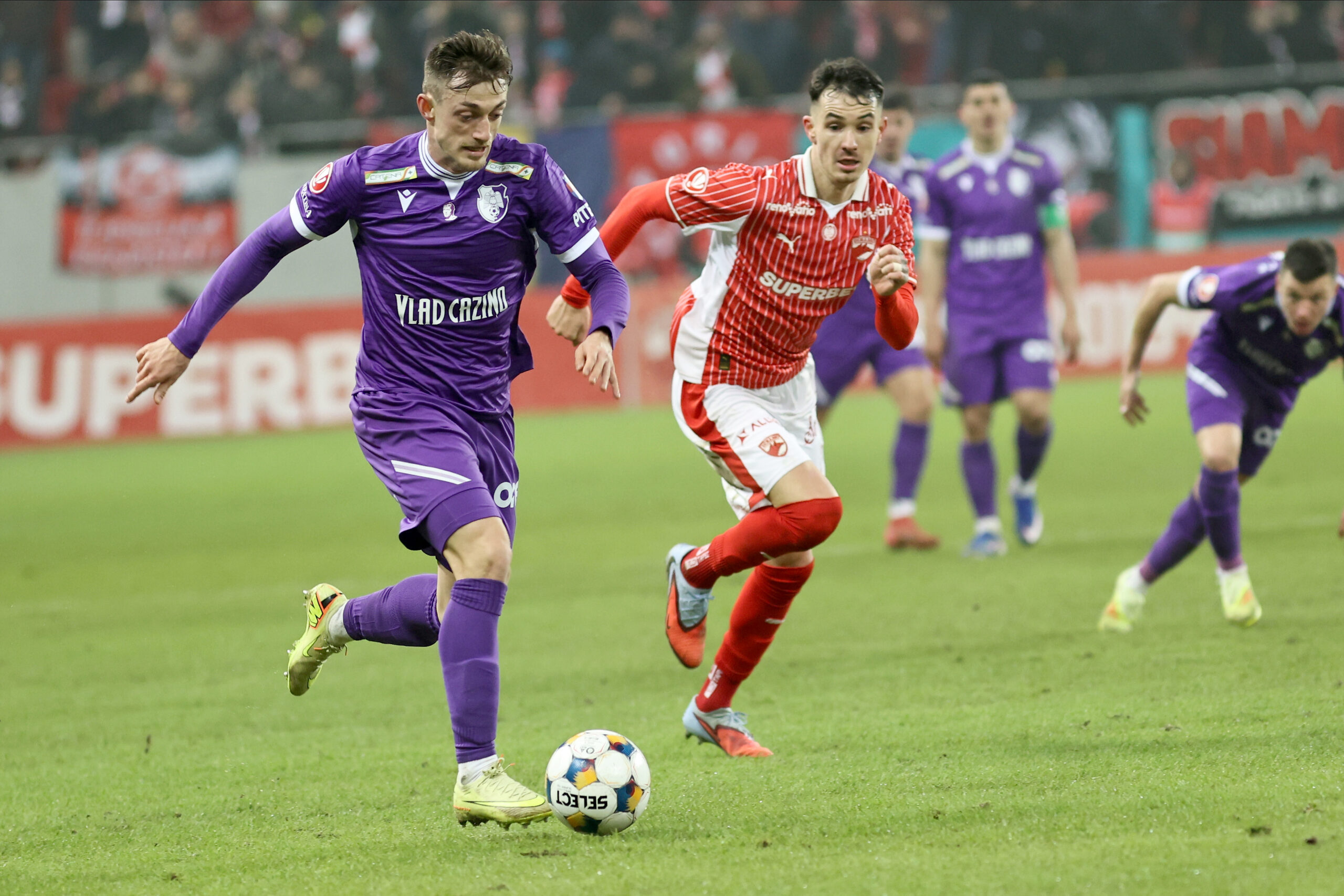 FC Argeș învinge Dinamo și obține ultimul bilet pentru play-off. FCSB, oficial în play-out