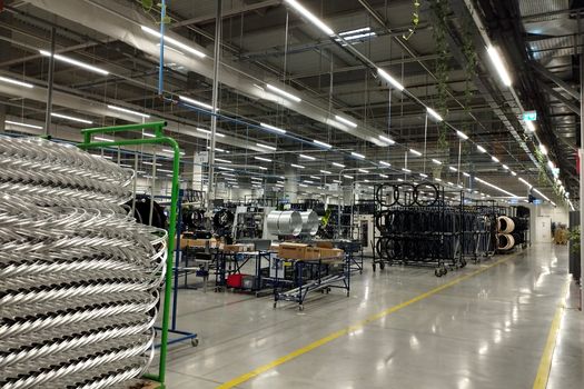 FOTOREPORTAJ. Bicicletele – din fabrică, la iubitorii sportului. Cum se produc la Timișoara îndrăgitele vehicule pe două roți