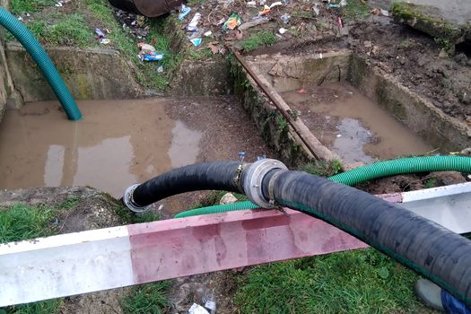 Furtuni puternice în Teleorman: acoperiș smuls de vânt și gospodării inundate în mai multe localități