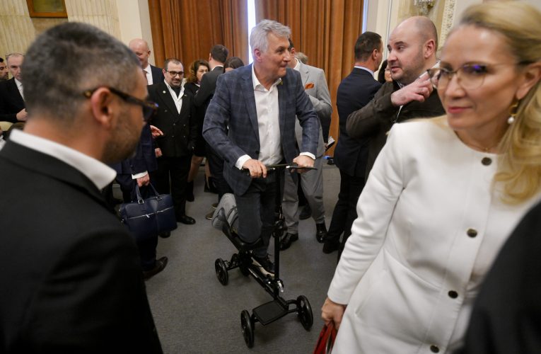 Grindeanu răspunde PNL: Nu cedăm șantajului!