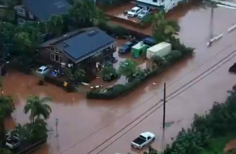 Hawaii, sub ape: cele mai grave inundații din ultimele 20 de ani lasă mii de oameni fără curent
