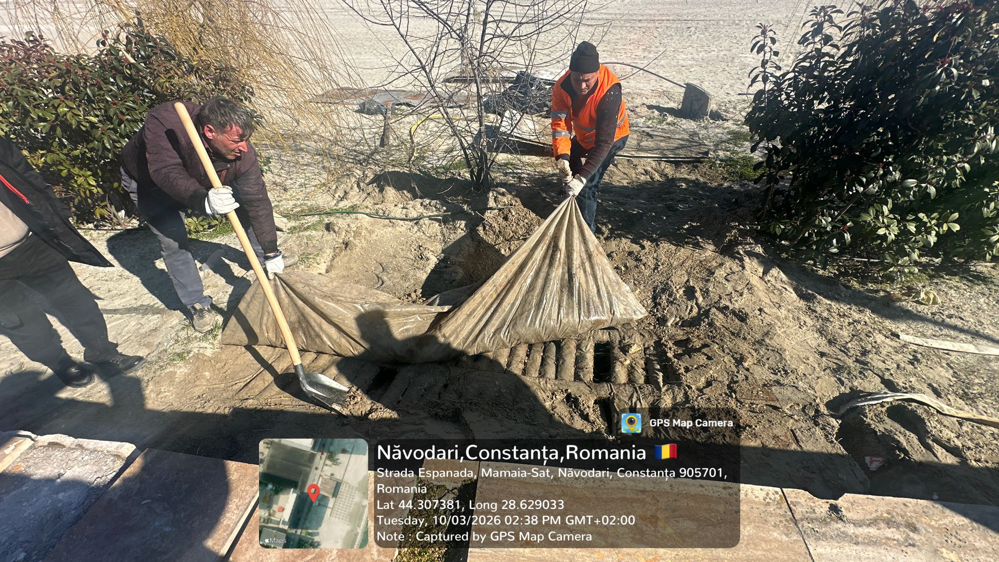 Ies la iveală alte nereguli pe plajele din Năvodari. Fose septice îngropate în nisip