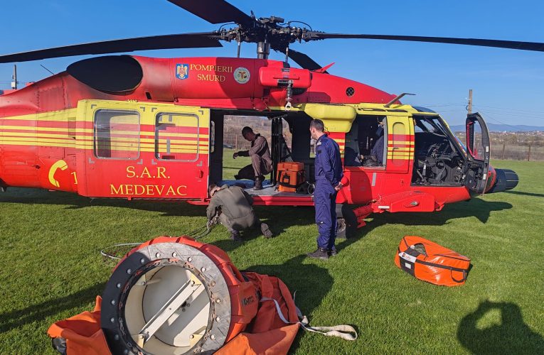 Incendii de vegetație pe 200 de hectare de teren în Satu Mare și Maramureș. Intervin două elicoptere Black Hawk
