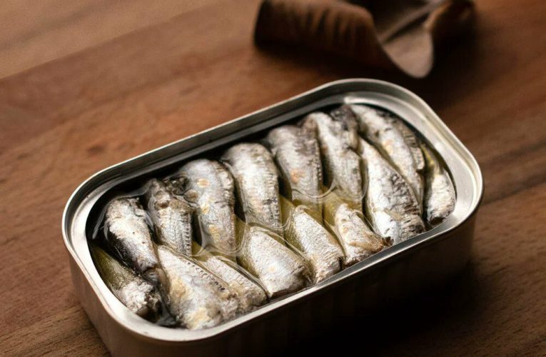 Îngrijirea pielii la conservă: trendul cu sardine care face furori pe TikTok