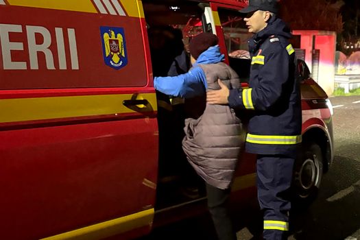 Inundații în Vrancea. Peste 200 de salvatori mobilizați și primele evacuări în miez de noapte