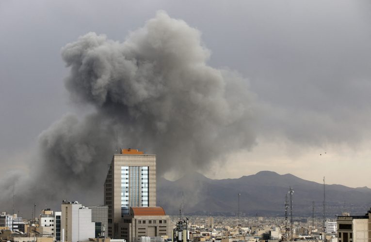 Israel lansează noi lovituri aeriene asupra Teheranului