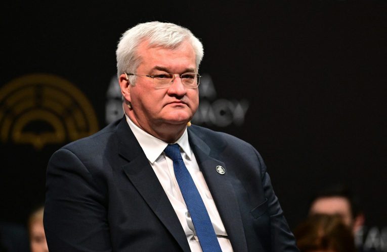 Kievul acuză Budapesta de „terorism de stat” după reținerea a 7 angajați ai băncii