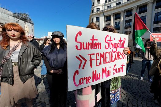 Manifestație în Piața Universității, de 8 martie, pentru drepturile femeilor