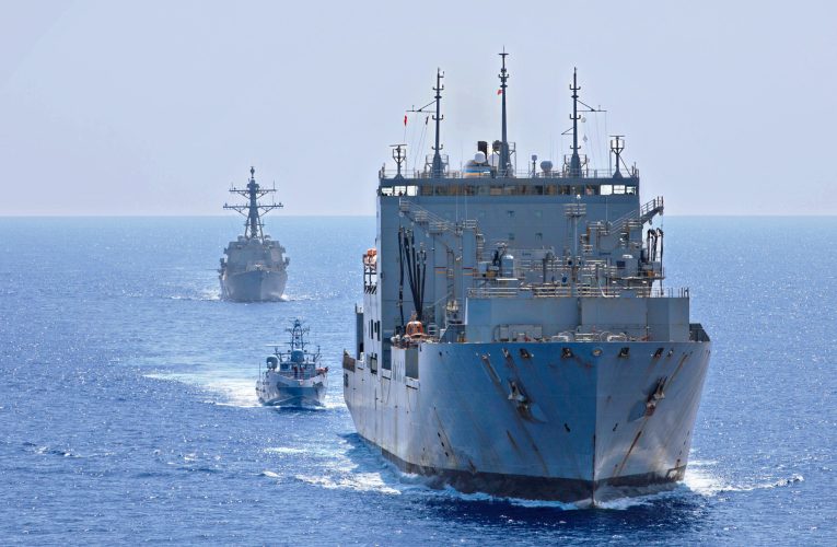 Marea Britanie autorizează interceptarea navelor din „flota fantomă” rusă în apele sale