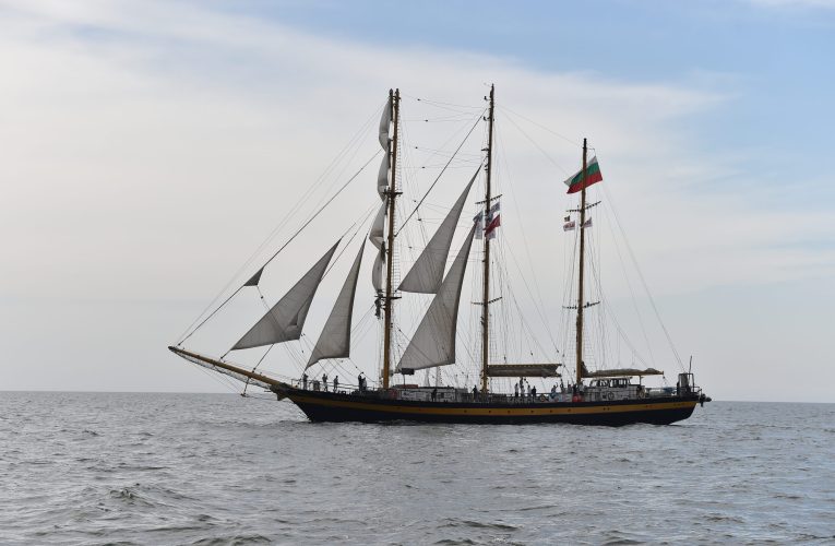 Marina mexicană a început căutarea a două nave dispărute care duceau ajutoare umanitare în Cuba