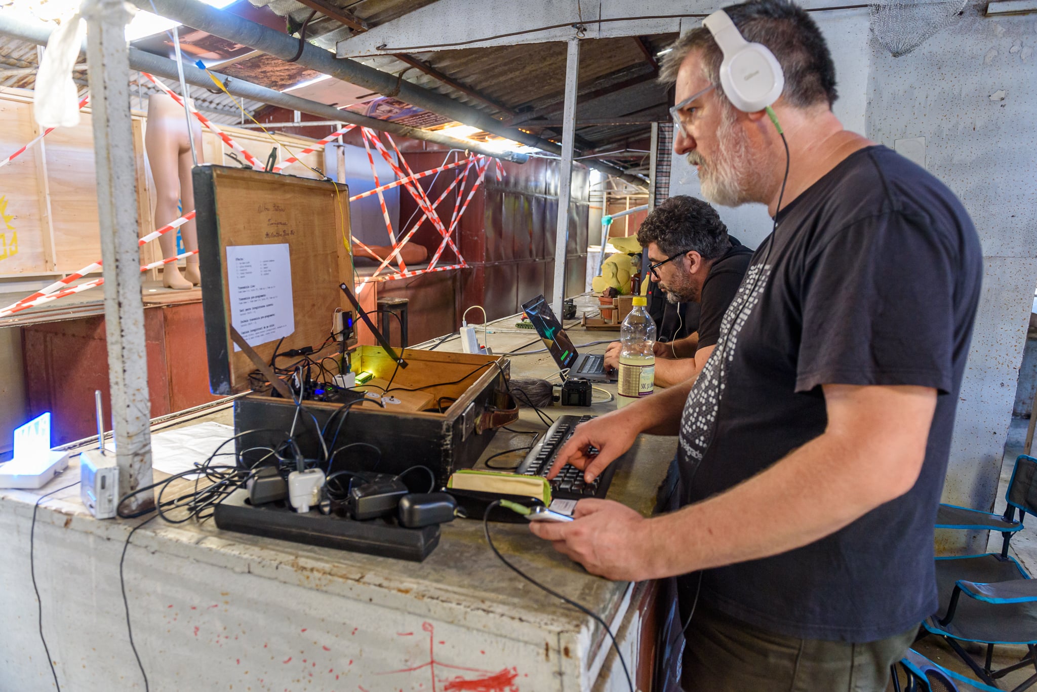 Mesaje misterioase, codate în limba persană sunt transmise zilnic prin unde radio în Iran