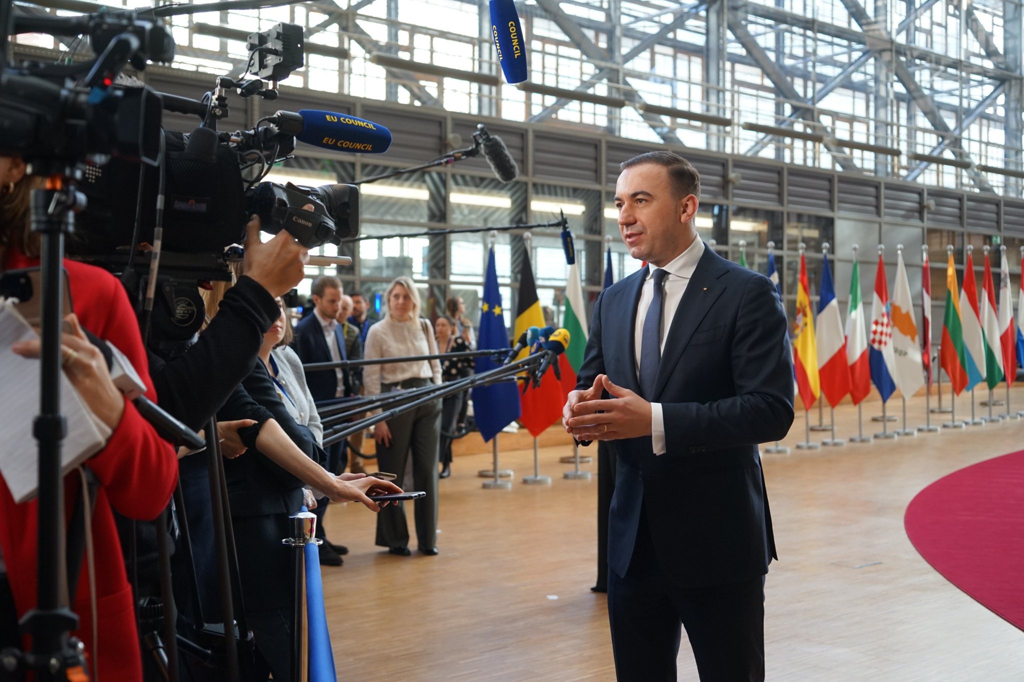 Mesajul lui Bogdan Ivan, după întâlnirea miniștrilor Energiei din UE: „Energia trebuie să rămână accesibilă pentru oameni și pentru companiile din România”