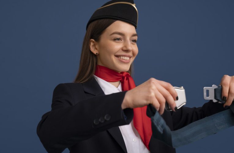 O însoțitoare de zbor cu 11 ani experiență: ce să faceți și ce nu într-un avion