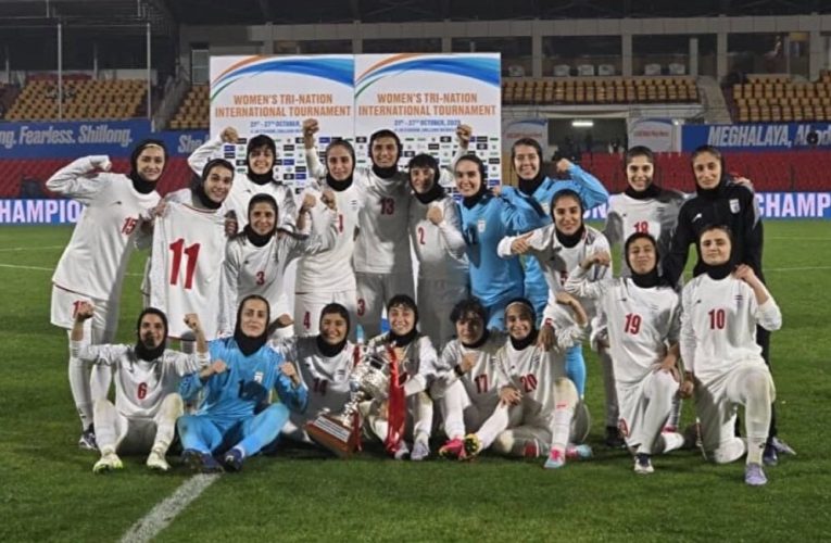 O membră a echipei iraniene de fotbal feminin își revocă viza australiană și pleacă acasă