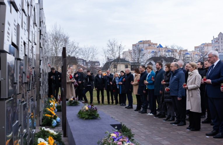 Oana Țoiu, vizită în Ucraina, la 4 ani de la masacrul de la Bucea