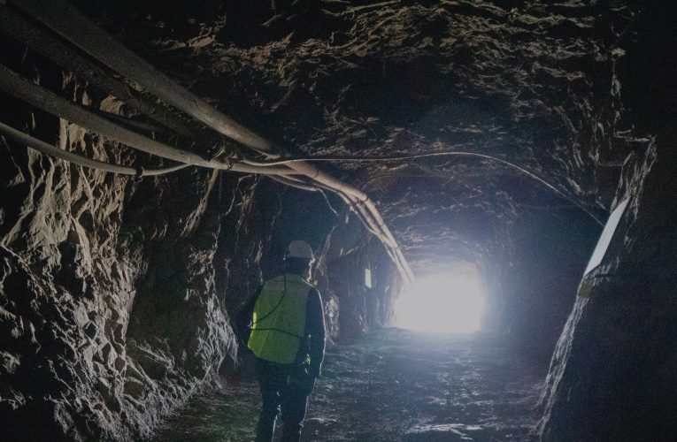 Pași pentru reluarea exploatării grafitului în zona Baia de Fier, județul Gorj