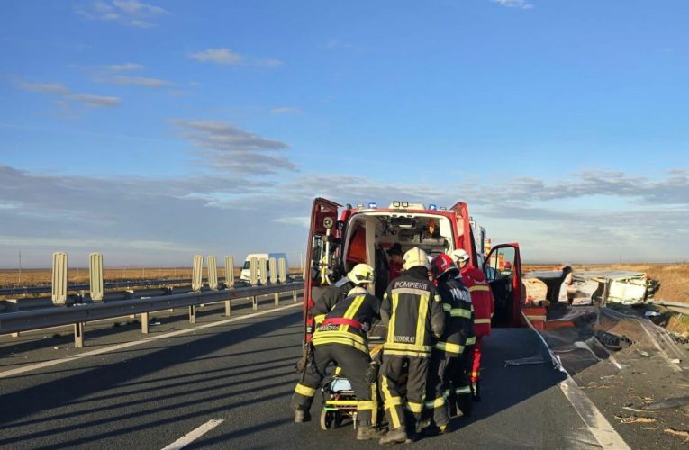 Pericol de explozie și circulație blocată pe Autostrada A3. O cisternă s-a răsturnat pe șosea