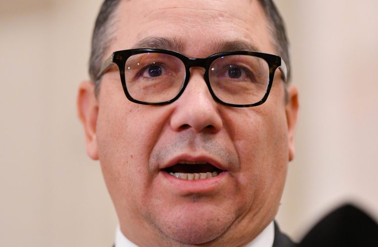 Ponta critică dublul standard: Este o mamă extraordinară mama domnului Bolojan, dar când au luat-o pe mama cu duba vă bucurați