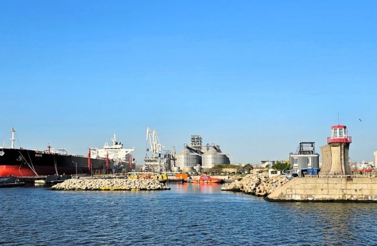 Portul Constanța se modernizează. Vor fi montate noi sisteme de alimentare a navelor cu energie electrică
