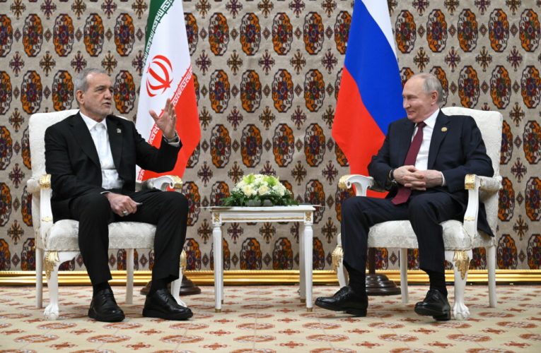 Președintele Iranului a vorbit la telefon cu Vladimir Putin. Convorbirea, după dezvăluirile că Rusia oferă Iranului informații pentru a ținti forțele SUA