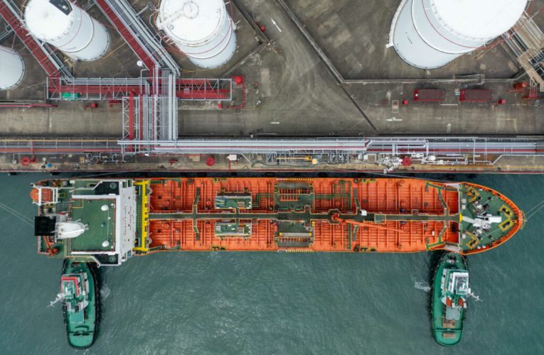 Prețurile petrolului scad pe fondul creșterii stocurilor de țiței din SUA