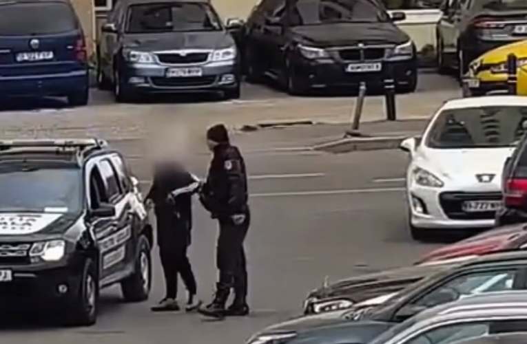 Primăria Capitalei avertizează: Nu mai dați bani „parcagiilor”. Este o metodă de înșelăciune