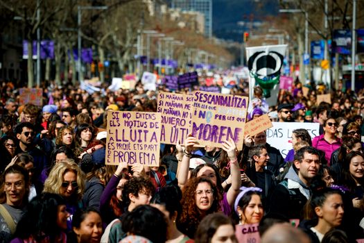 Proteste în marile orașe europene de Ziua Femeii. Manifestanții cer încetarea inegalității și a violenței de gen