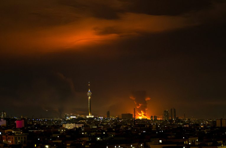 Război în Orientul Mijlociu, ziua 20. Emiratele Arabe Unite califică atacurile asupra instalației de gaze drept „o escaladare periculoasă”/Qatarul afirmă că Iranul a depășit „liniile roșii”/Trump amenință Iranul cu „atacuri masive” dacă mai lovește obiective energetice