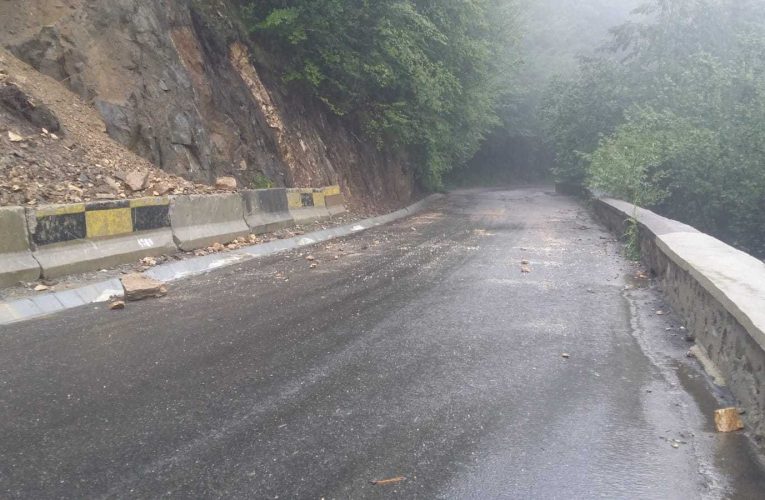 Restricții de circulație pe Valea Oltului timp de trei luni / Traficul pe DN7 va fi oprit periodic între Râmnicu Vâlcea și Veștem