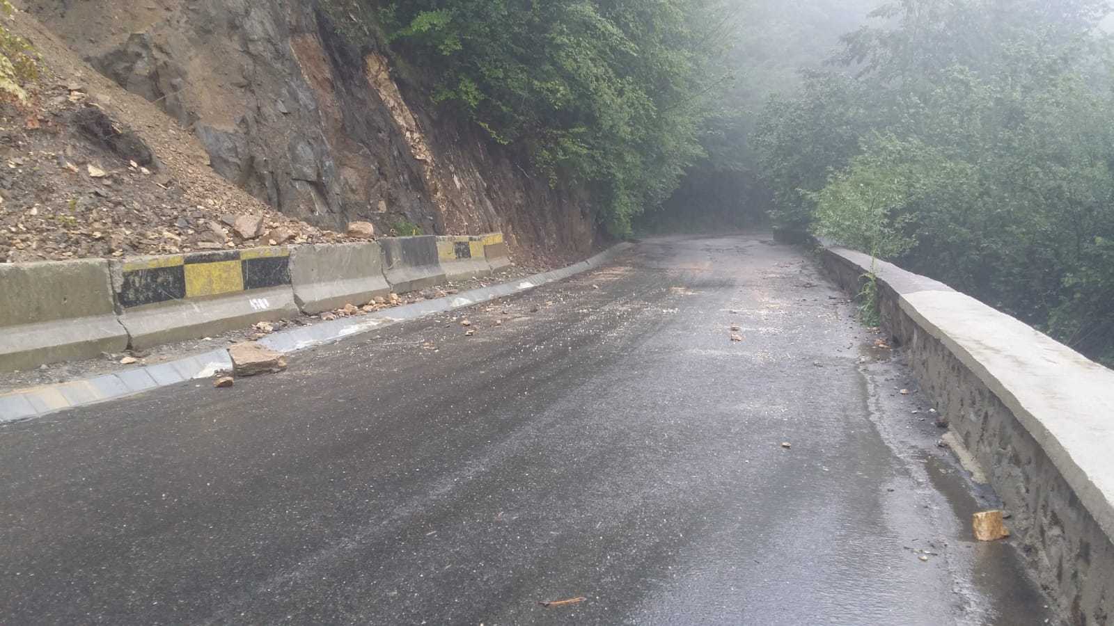 Restricții de circulație pe Valea Oltului timp de trei luni / Traficul pe DN7 va fi oprit periodic între Râmnicu Vâlcea și Veștem