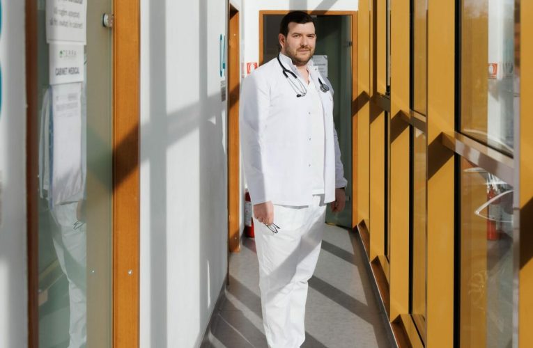 România va trece la ora de vară. Ce spun medicii despre efectele asupra organismului