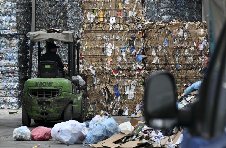 Schema deșeurilor-fantomă: cum s-au scurs 47 de milioane de euro din fonduri de mediu / 14 persoane anchetate într-un megadosar de fraudă