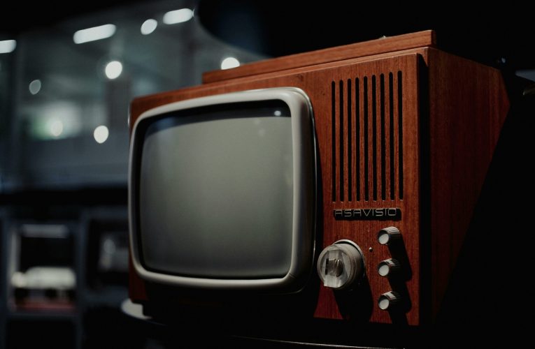 Seara în care televiziunea s-a oprit. Ce vedeau românii la televizor când a început cutremurul din 1977