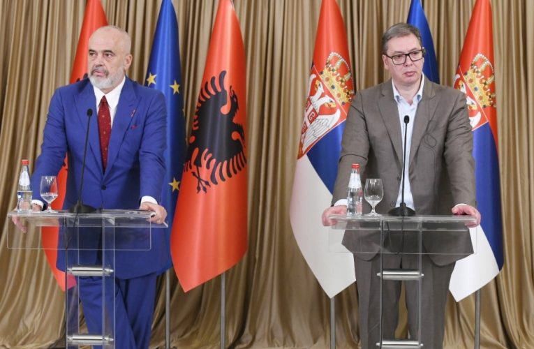 Serbia și Albania propun aderarea treptată la UE, fără drept de veto