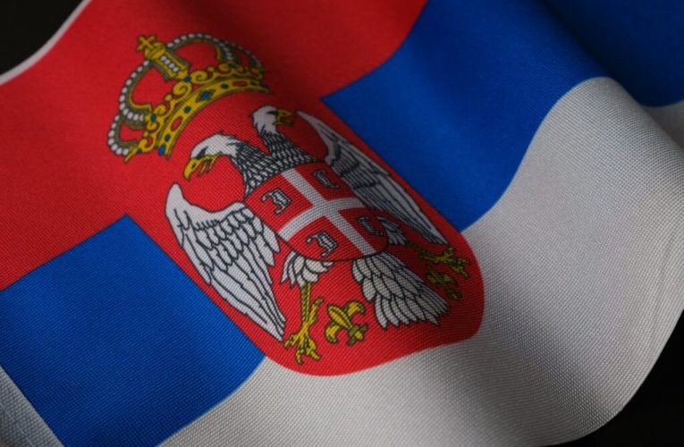 Serbia suspendă exporturile de energie pentru a proteja piața, pe fondul creșterii prețurilor petrolului