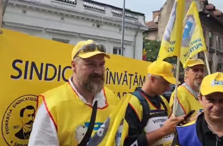 Sindicatele îndeamnă profesorii să nu semneze pentru participarea la simularea examenelor naționale