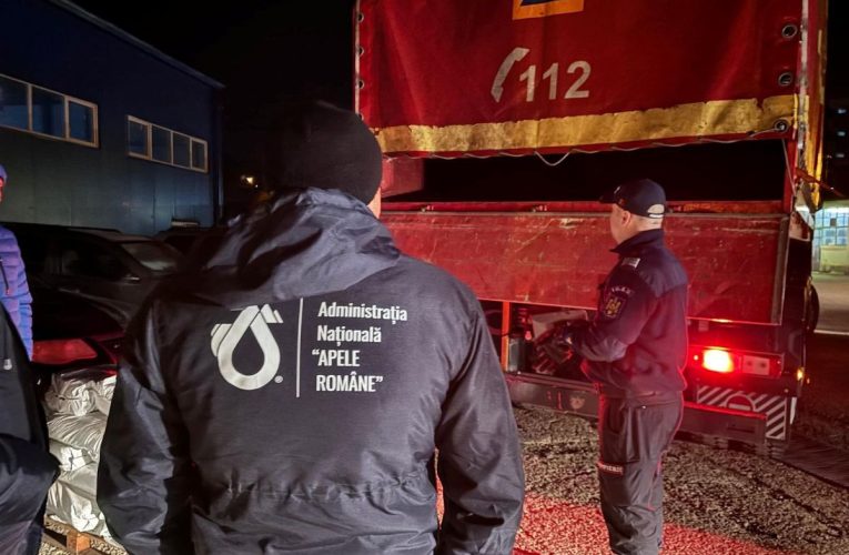 Specialiști români intervin după poluarea accidentală de pe fluviul Nistru. Echipe și echipamente trimise pentru limitarea efectelor