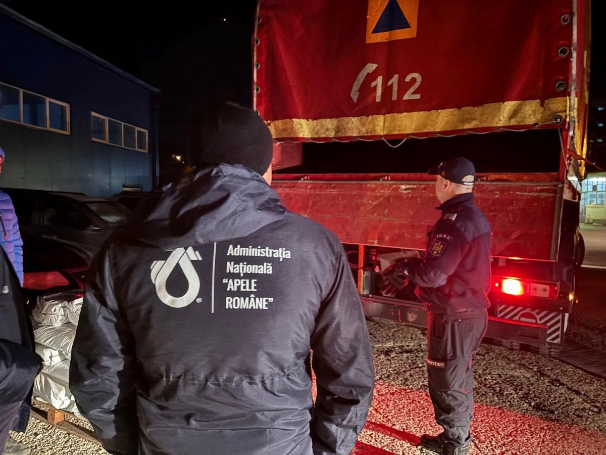 Specialiști români intervin după poluarea accidentală de pe fluviul Nistru. Echipe și echipamente trimise pentru limitarea efectelor