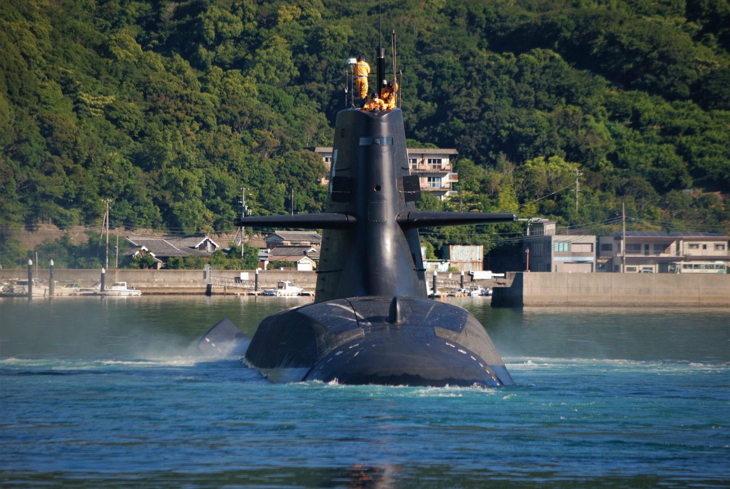 Spionaj în favoarea Iranului: O româncă, acuzată de pătrunderea într-o bază de submarine din Marea Britanie