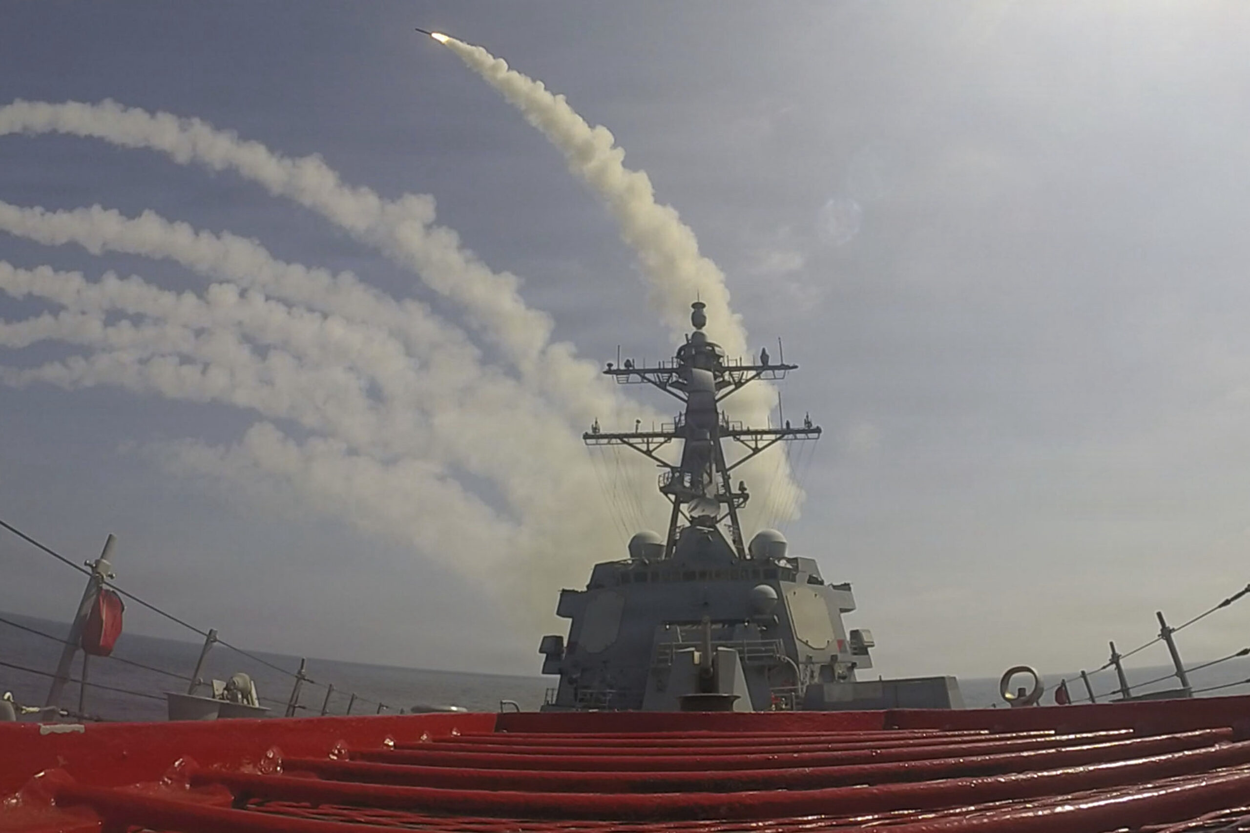 Statele Unite anunță că au scufundat peste 30 de nave iraniene de la începutul ostilităților