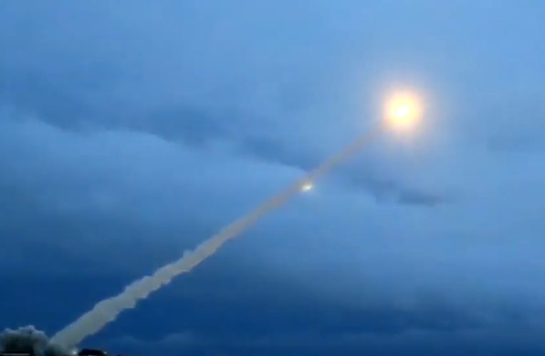 Sursă CNN: Rebelii houthi lansează o a doua rachetă către Israel