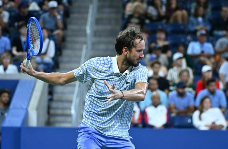 Tenismenul Daniil Medvedev, blocat la Dubai în urma conflictului din Orientul Mijlociu, înainte de Indian Wells