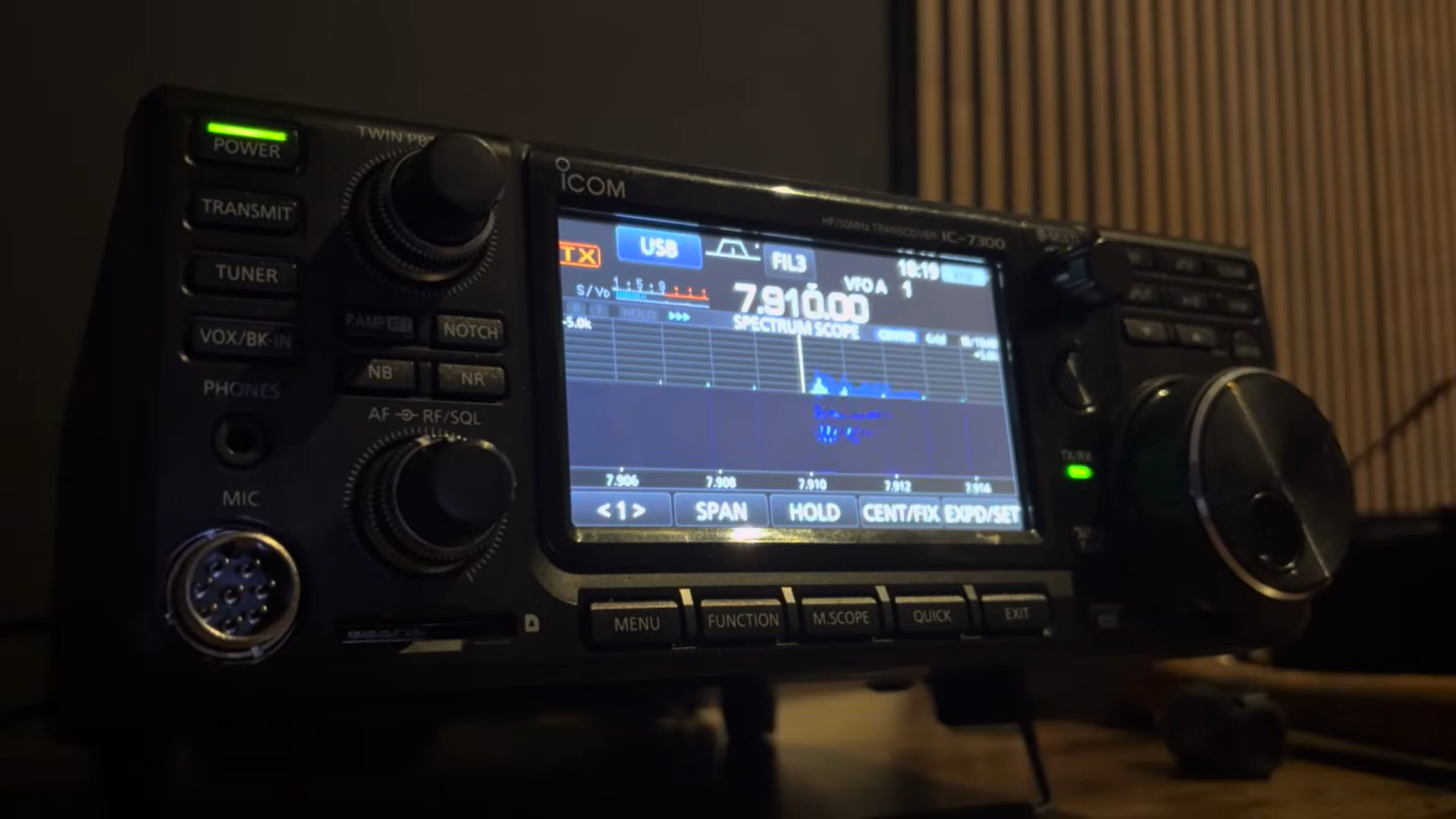 Transmisiuni radio misterioase, interceptate de la începerea războiului din Orient. Zona probabilă vizată: Iranul