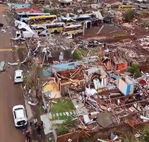 Trei persoane au murit în Michigan după ce o tornadă a lovit statul